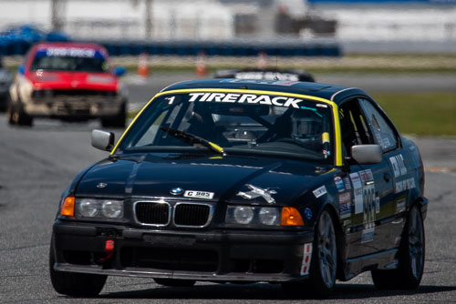20260411_2201_FastCarPhotos.jpg