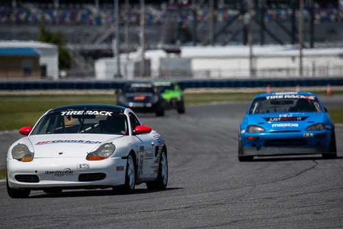 20260411_2214_FastCarPhotos.jpg