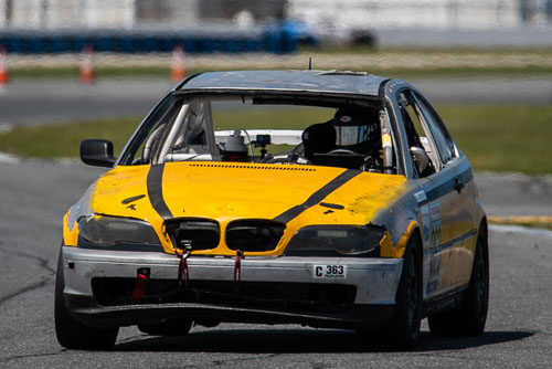 20260411_2223_FastCarPhotos.jpg